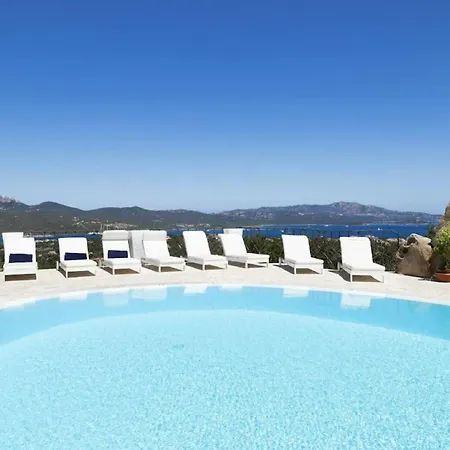 - Private Pool Апартаменты Порто-Черво